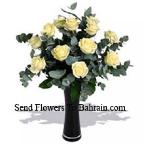 12 Exotic White Roses